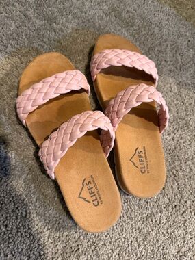 Cliffs by White mountain sandals
